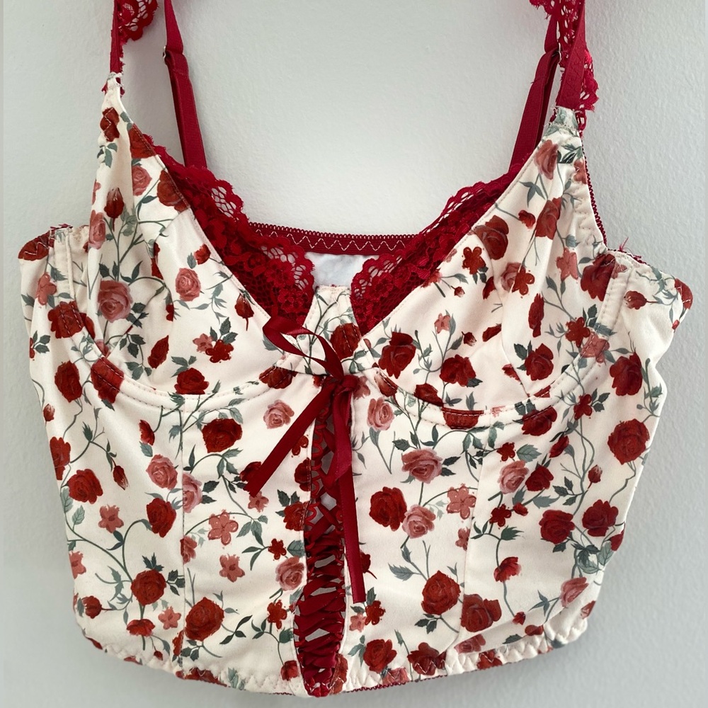ROMWE Floral Lace Trim Tank - Red and Cream